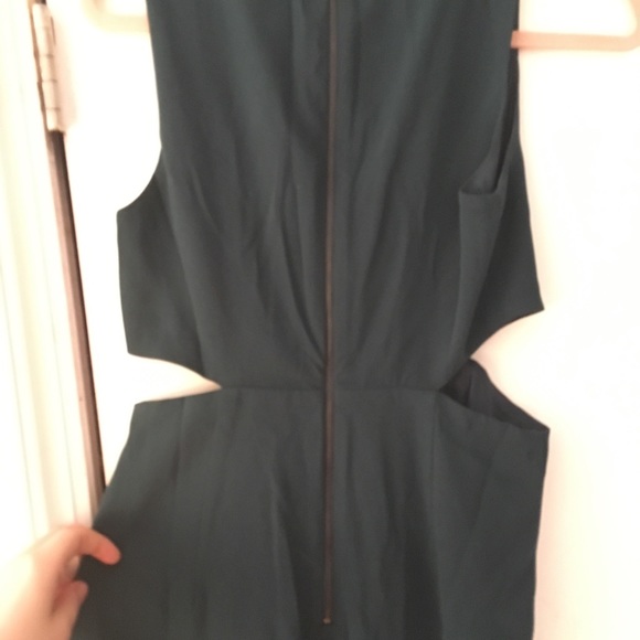 Lulu’s green cutout dress - Picture 4 of 4